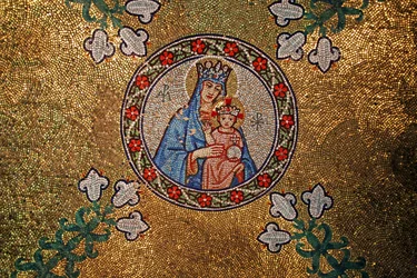 Droitwich, Chiesa del Sacro Cuore e di Santa Caterina: mosaici di Frank Peacock e Gabriel Pippet, anni 1920